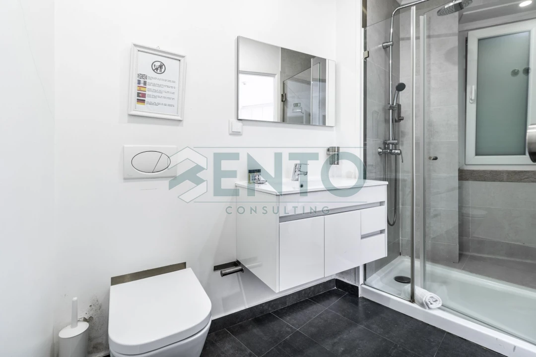 Apartamento T9 para Venda em Santo António Foto 16