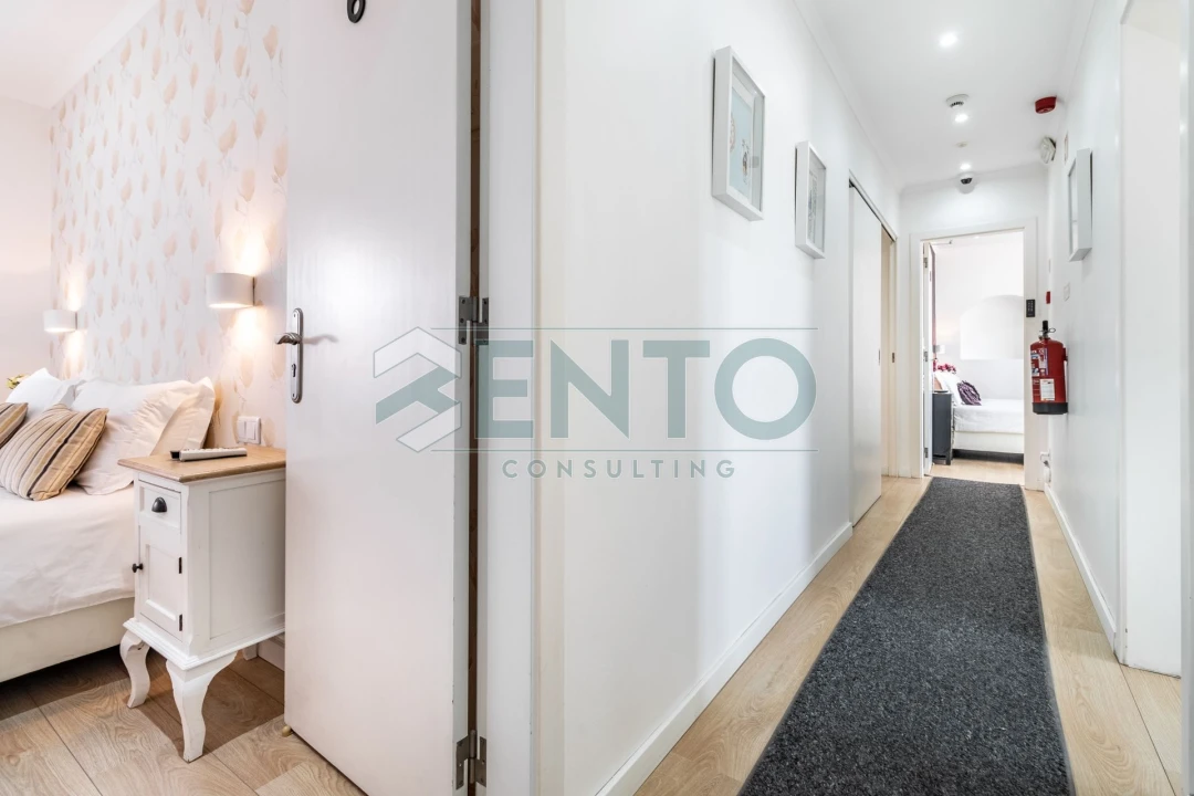 Apartamento T9 para Venda em Santo António Foto 23