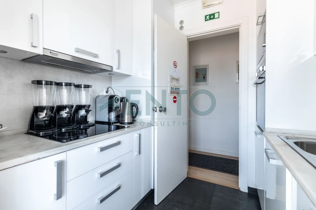 Apartamento T9 para Venda em Santo António Foto 37