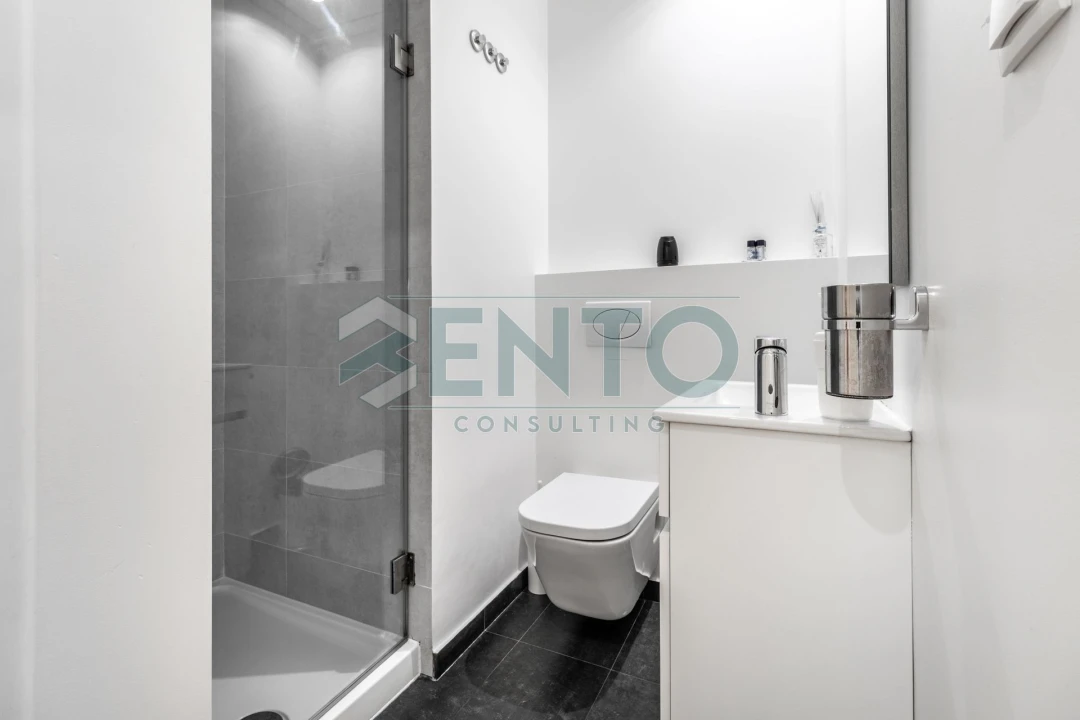Apartamento T9 para Venda em Santo António Foto 33