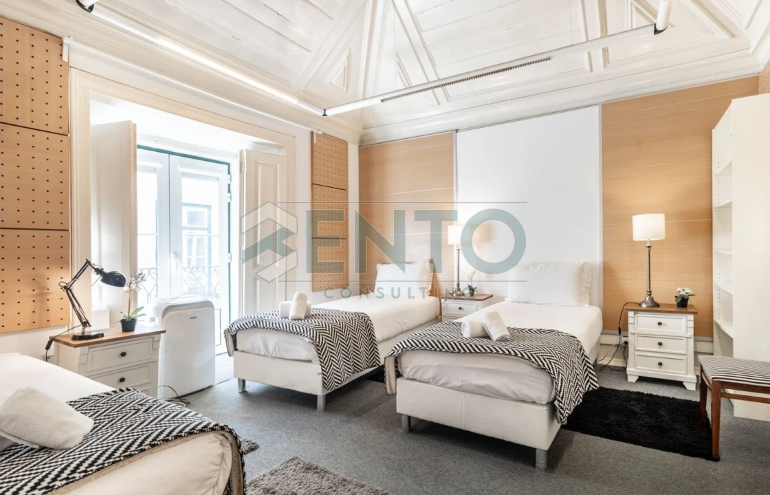 Apartamento T9 para Venda em Misericórdia Foto 1