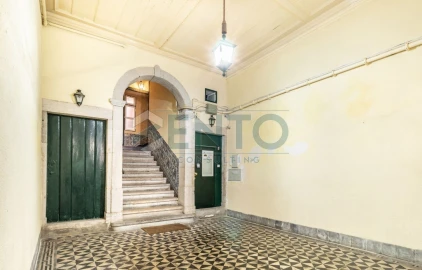 Apartamento T9 para Venda em Misericórdia