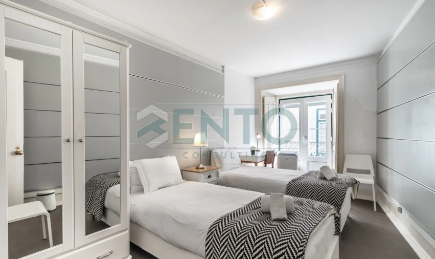 Apartamento T9 para Venda em Misericórdia Foto 4
