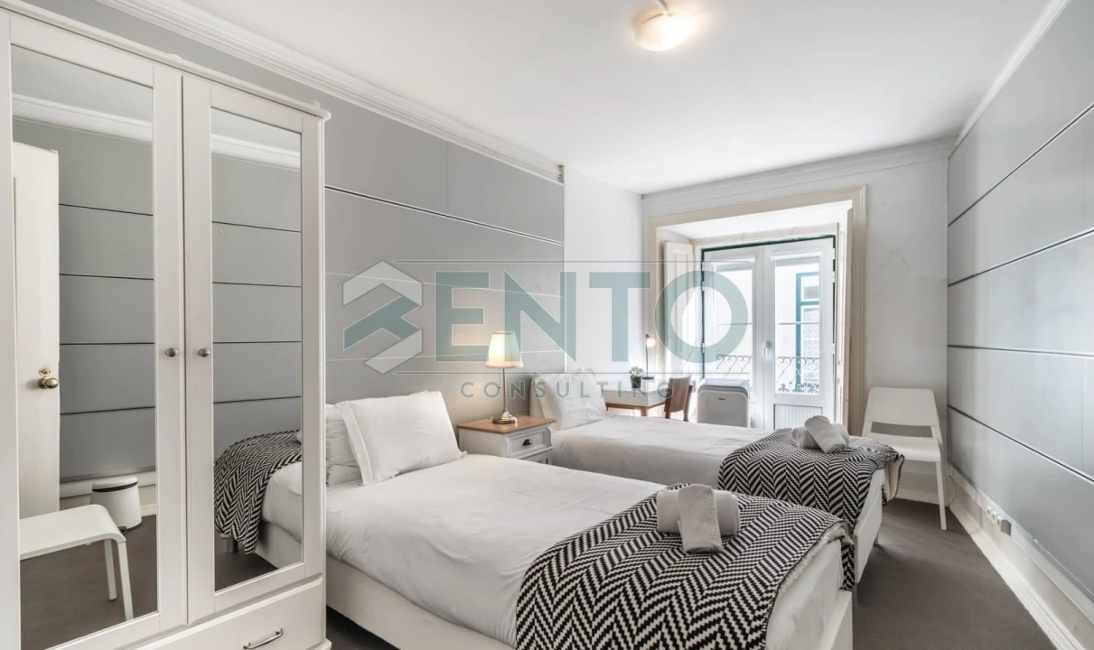 Apartamento T9 para Venda em Misericórdia Foto 4