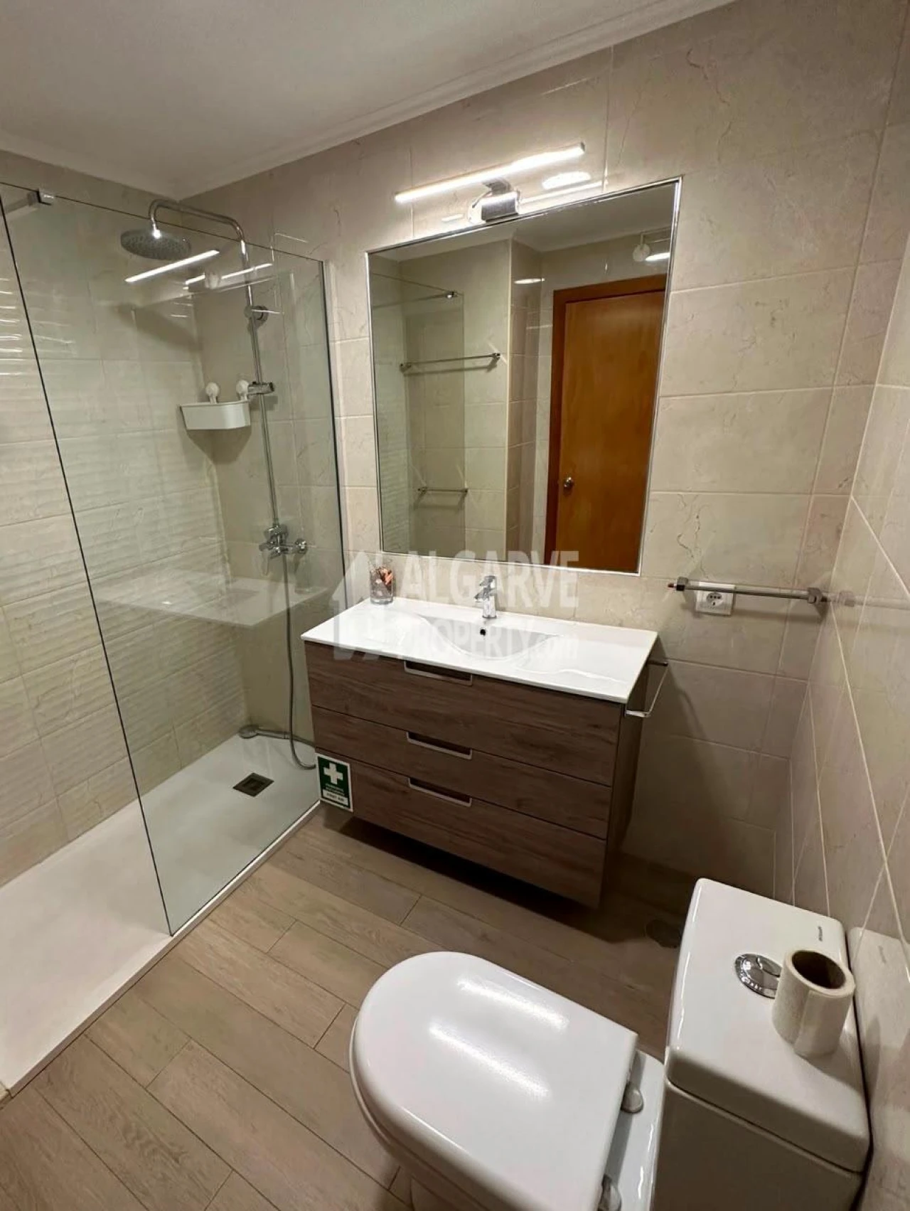 Apartamento T1 para Venda em Quarteira Foto 4