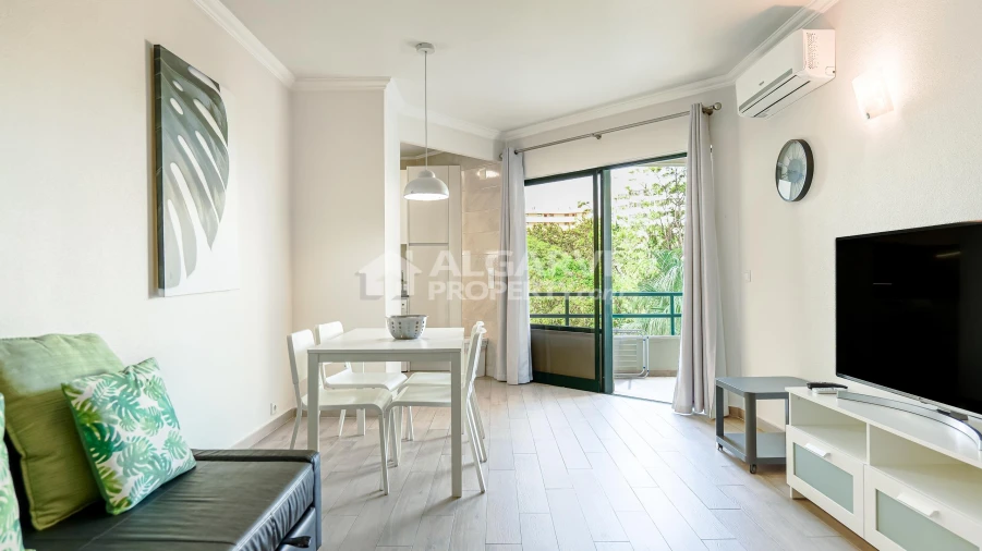 Apartamento T1 para Venda em Quarteira Foto 8