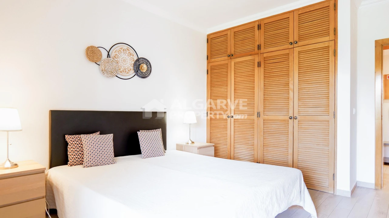 Apartamento T1 para Venda em Quarteira Foto 12