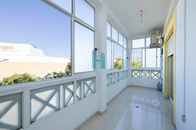 Apartamento T3 para Venda em Portimão Foto 3