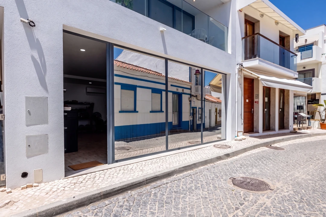 Negócio para Venda em Budens Foto 2