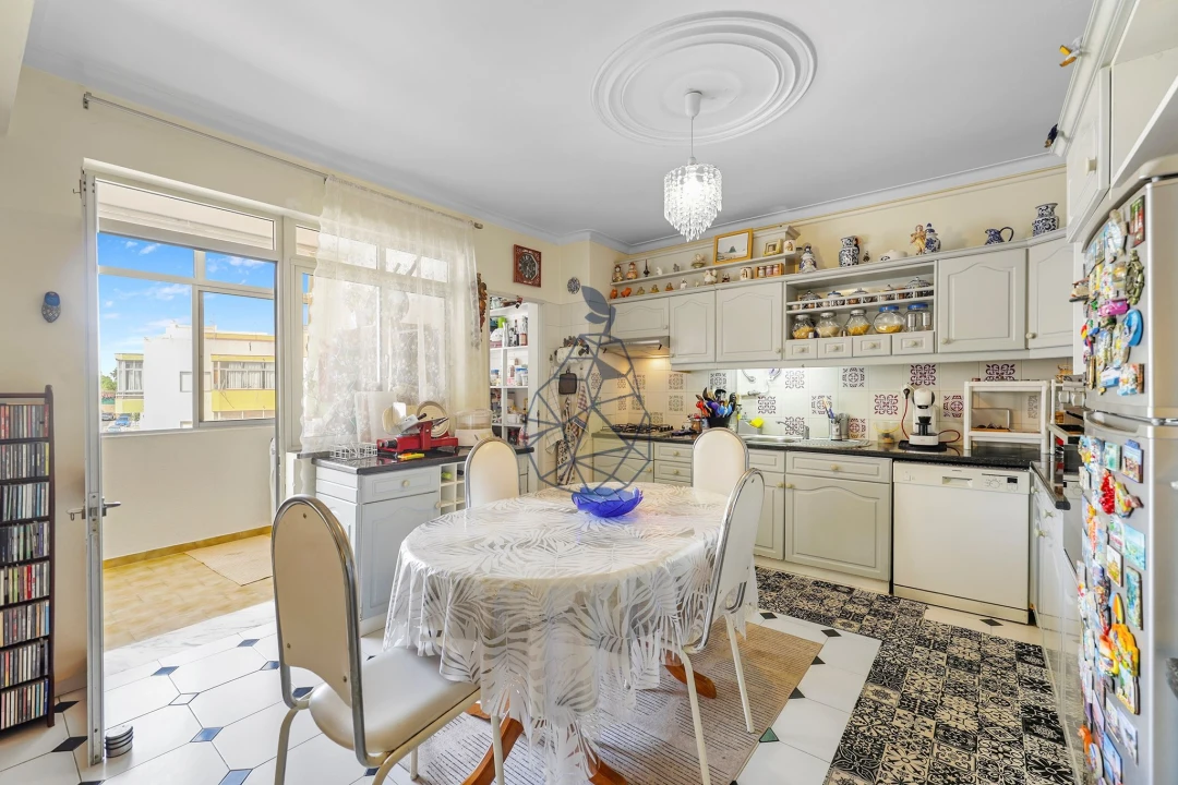 Apartamento T3 para Venda em Portimão Foto 3