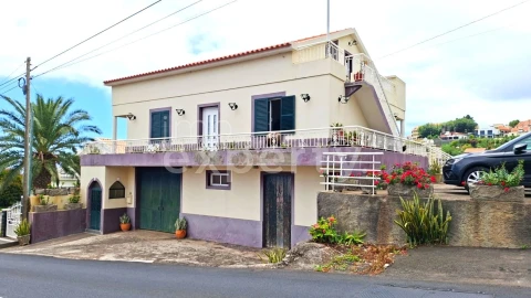 Moradia T4 para Venda em Canhas