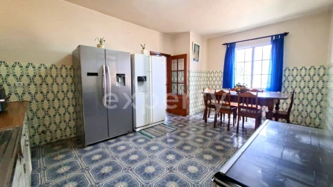 Moradia T4 para Venda em Canhas