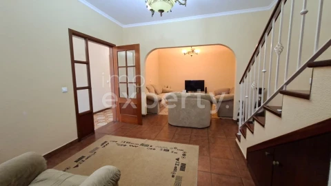Moradia T4 para Venda em Canhas