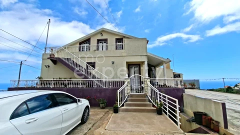 Moradia T4 para Venda em Canhas