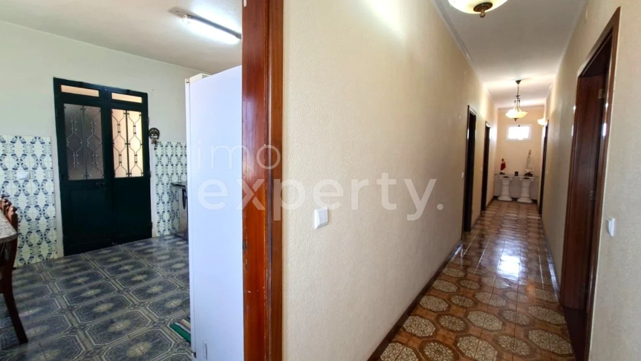 Moradia T4 para Venda em Canhas Foto 15