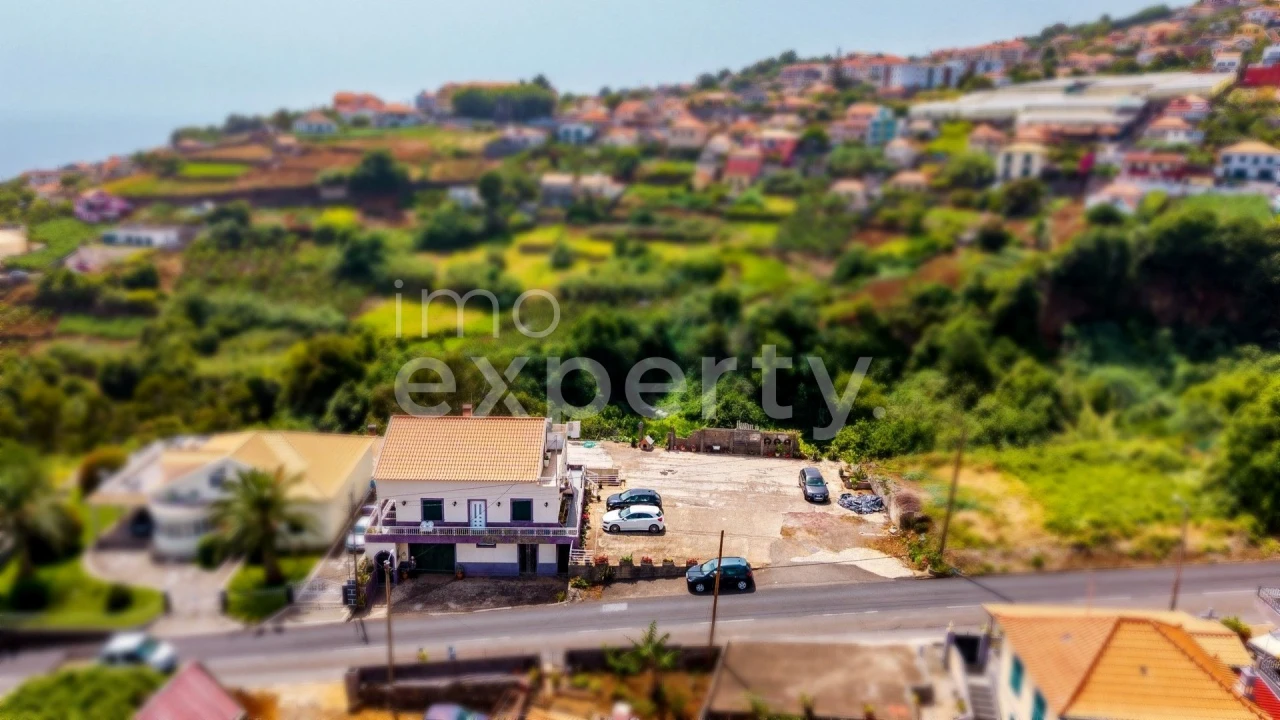 Moradia T4 para Venda em Canhas Foto 1