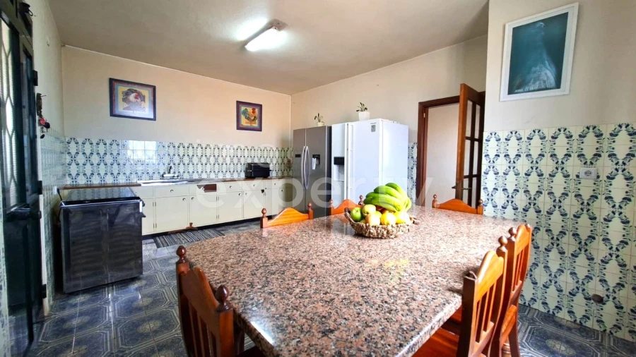 Moradia T4 para Venda em Canhas Foto 11