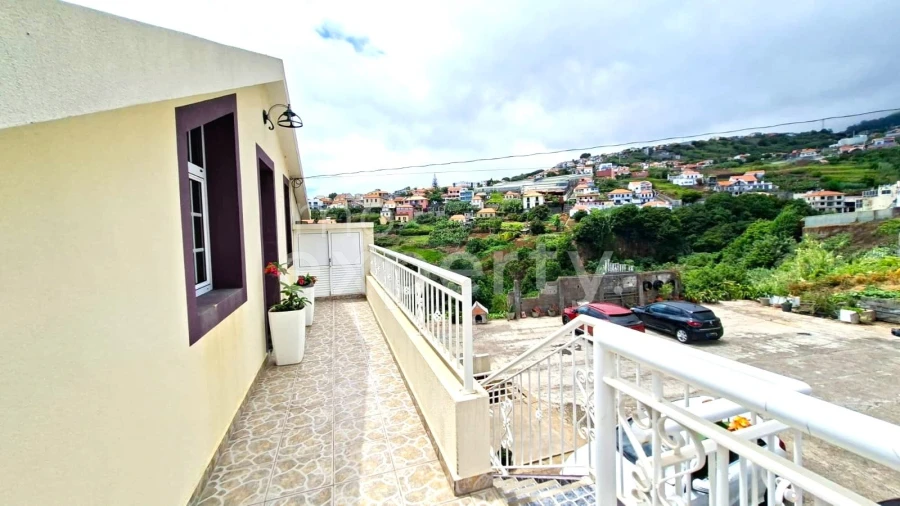 Moradia T4 para Venda em Canhas Foto 33