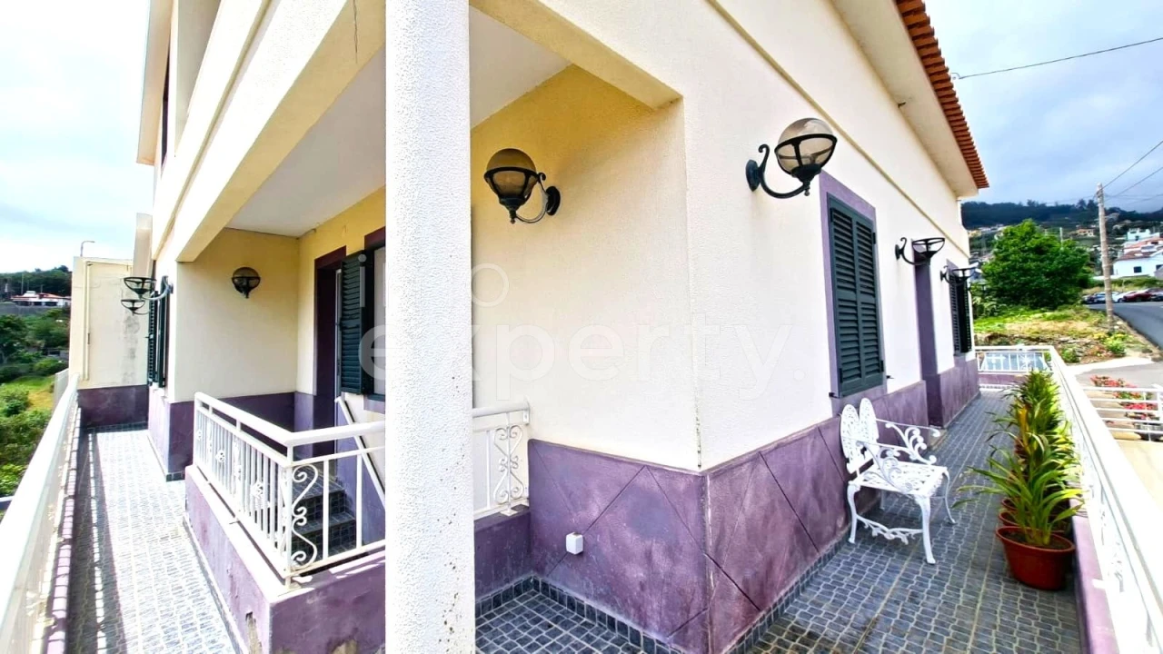 Moradia T4 para Venda em Canhas Foto 14