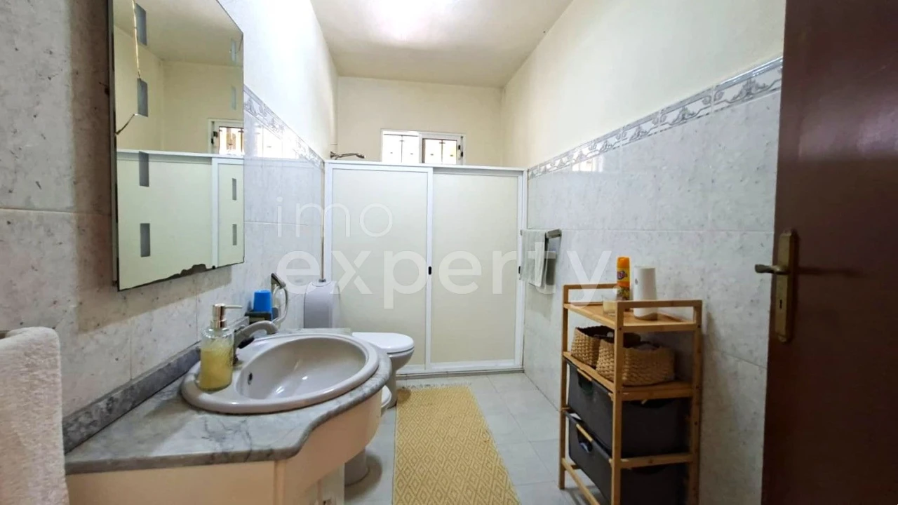 Moradia T4 para Venda em Canhas Foto 16