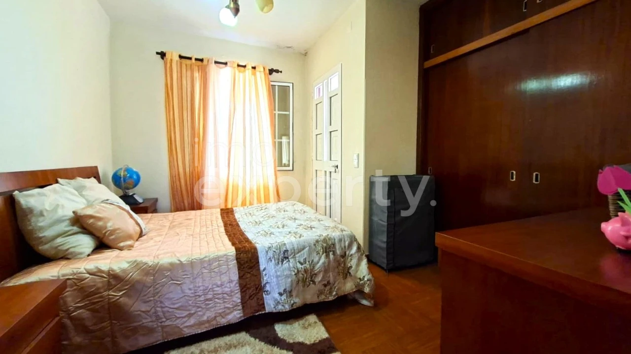 Moradia T4 para Venda em Canhas Foto 18