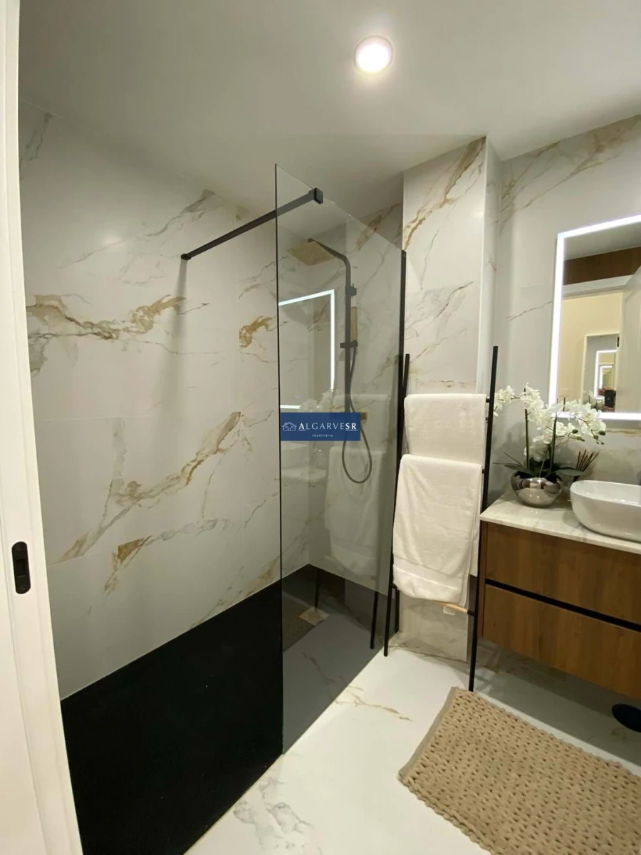 Apartamento T2 para Venda em Armação de Pera Foto 8
