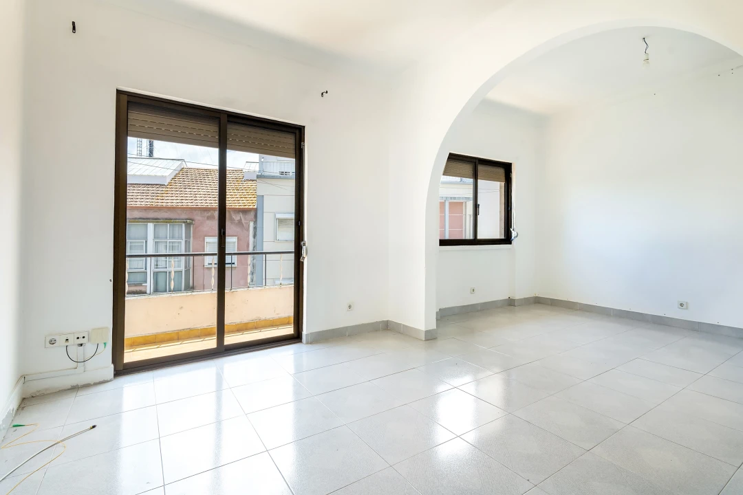 Apartamento T1 para Arrendamento em Alhandra, São João dos Montes e Calhandriz Foto 5