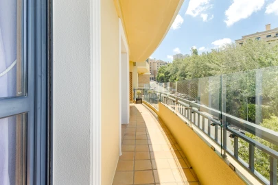 Apartamento T4 para Venda em Santo António dos Cavaleiros e Frielas