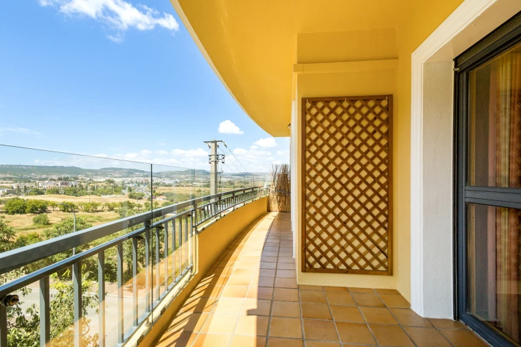 Apartamento T4 para Venda em Santo António dos Cavaleiros e Frielas Foto 3