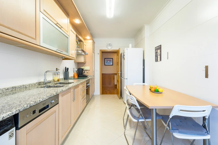Apartamento T4 para Venda em Santo António dos Cavaleiros e Frielas Foto 10