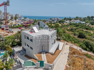 Moradia T6 para Venda em Armação de Pera