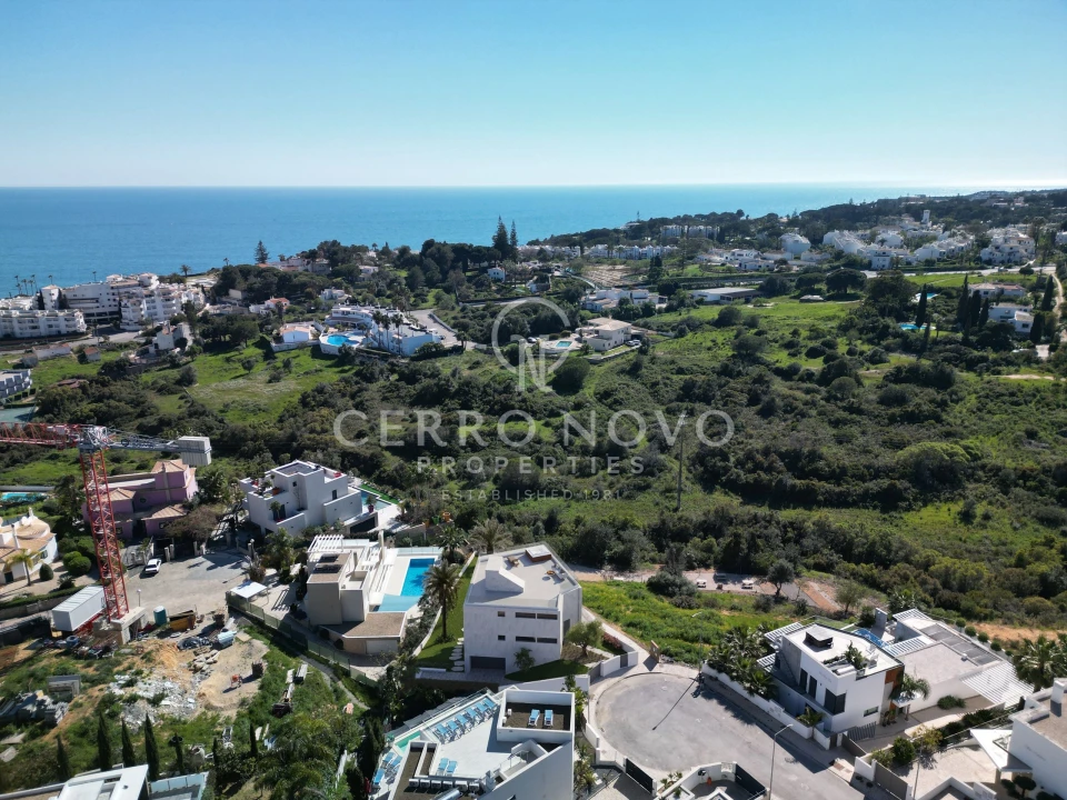 Moradia T6 para Venda em Armação de Pera Foto 3