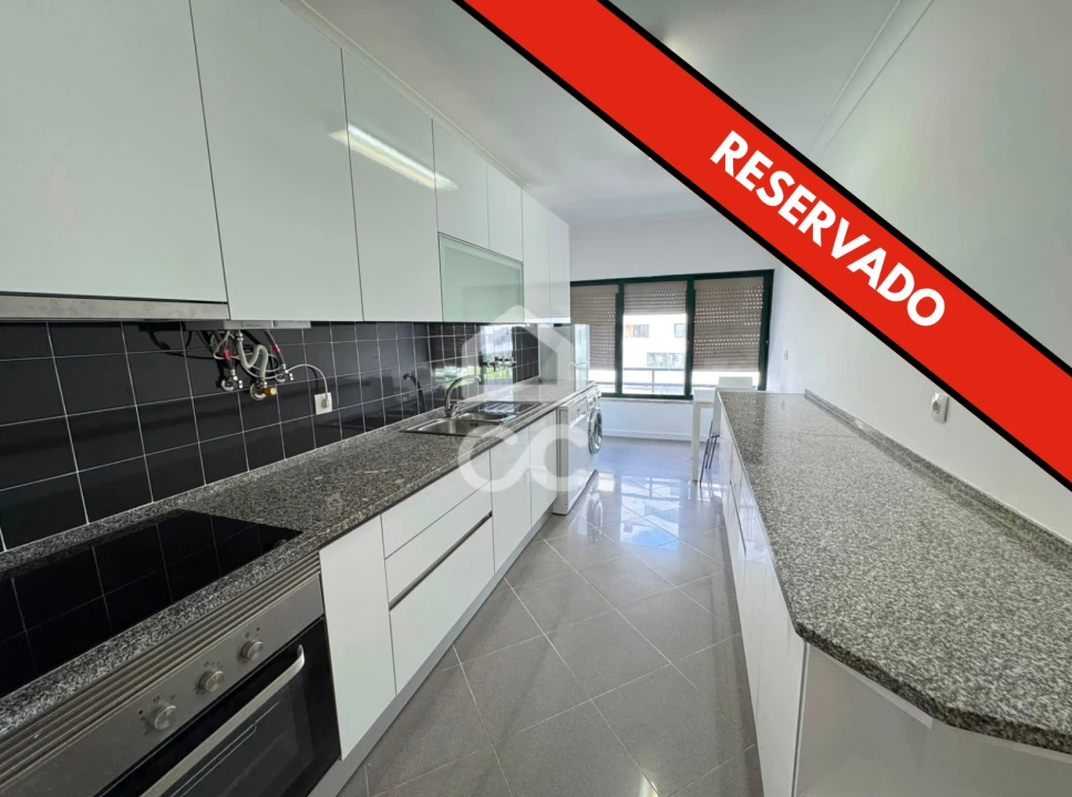 Apartamento T2 para Arrendamento em Loures Foto 1