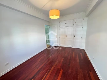 Apartamento T2 para Arrendamento em Loures