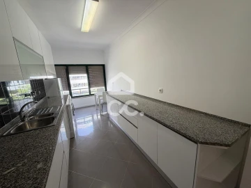 Apartamento T2 para Arrendamento em Loures