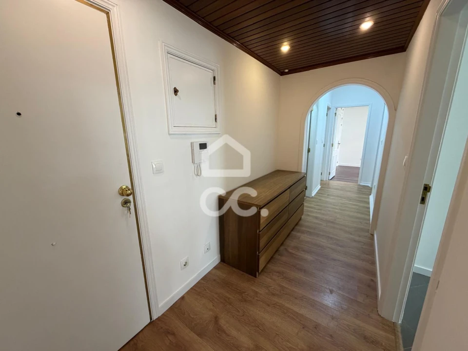 Apartamento T2 para Arrendamento em Loures Foto 8