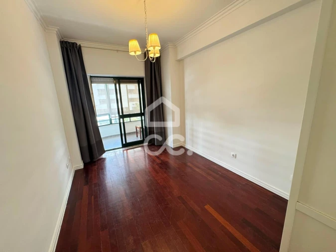 Apartamento T2 para Arrendamento em Loures Foto 18