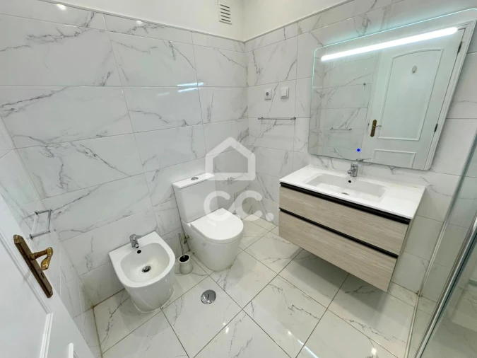 Apartamento T2 para Arrendamento em Loures Foto 14
