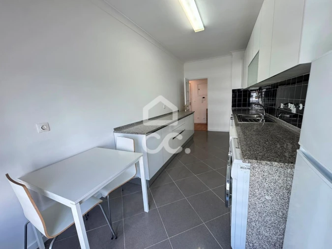 Apartamento T2 para Arrendamento em Loures Foto 3