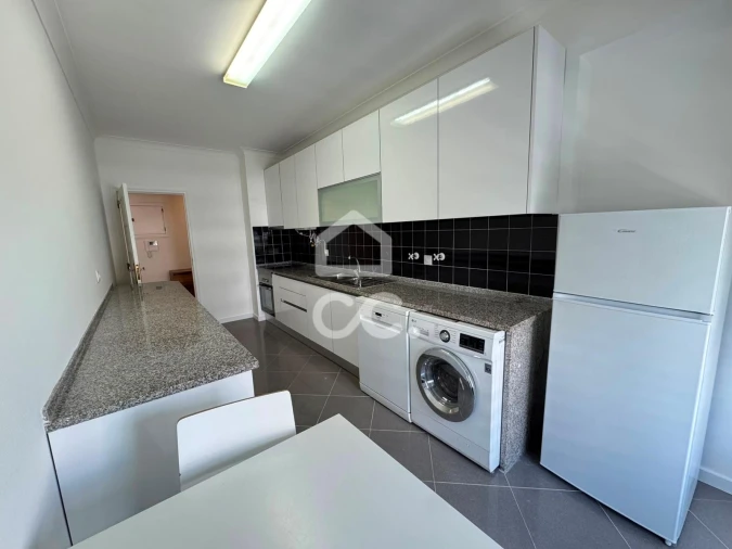 Apartamento T2 para Arrendamento em Loures Foto 2