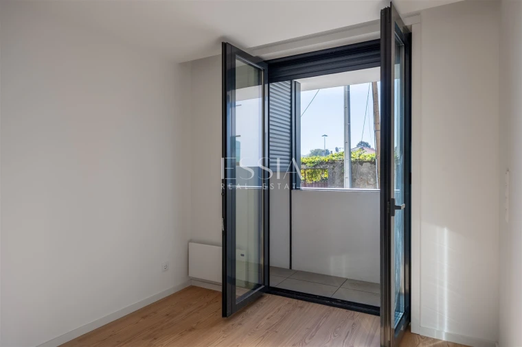 Apartamento T1 para Venda em Paranhos Foto 3
