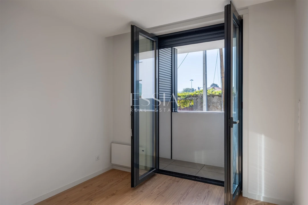 Apartamento T1 para Venda em Paranhos Foto 3