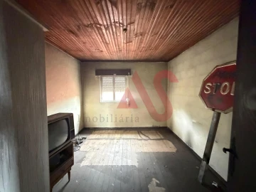 Moradia T0 para Venda em Estorãos