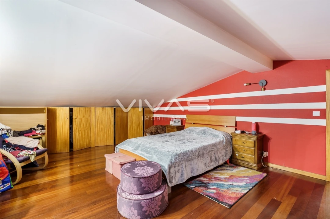 Moradia T6 para Venda em Lago Foto 25