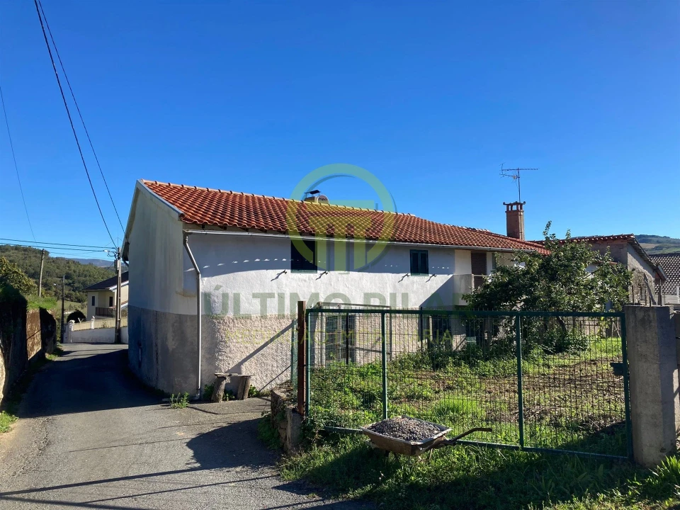Moradia T2 para Venda em Paço Foto 3