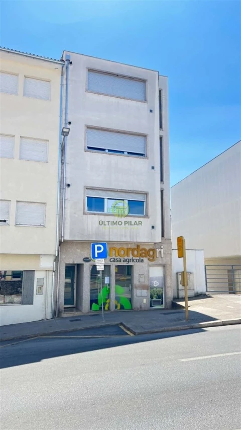 Apartamento T2 para Venda em Sé, Santa Maria e Meixedo
