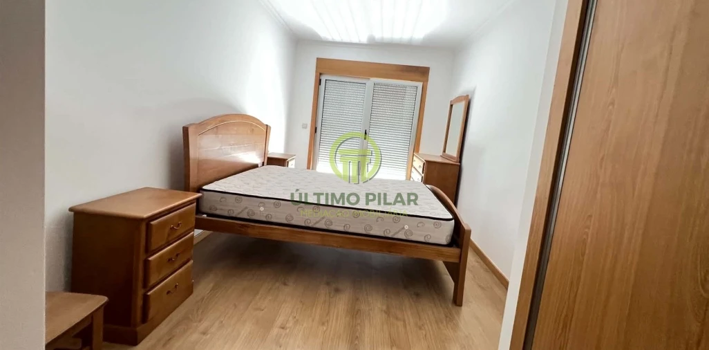 Apartamento T2 para Venda em Sé, Santa Maria e Meixedo Foto 8