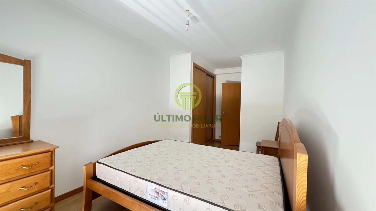 Apartamento T2 para Venda em Sé, Santa Maria e Meixedo Foto 6