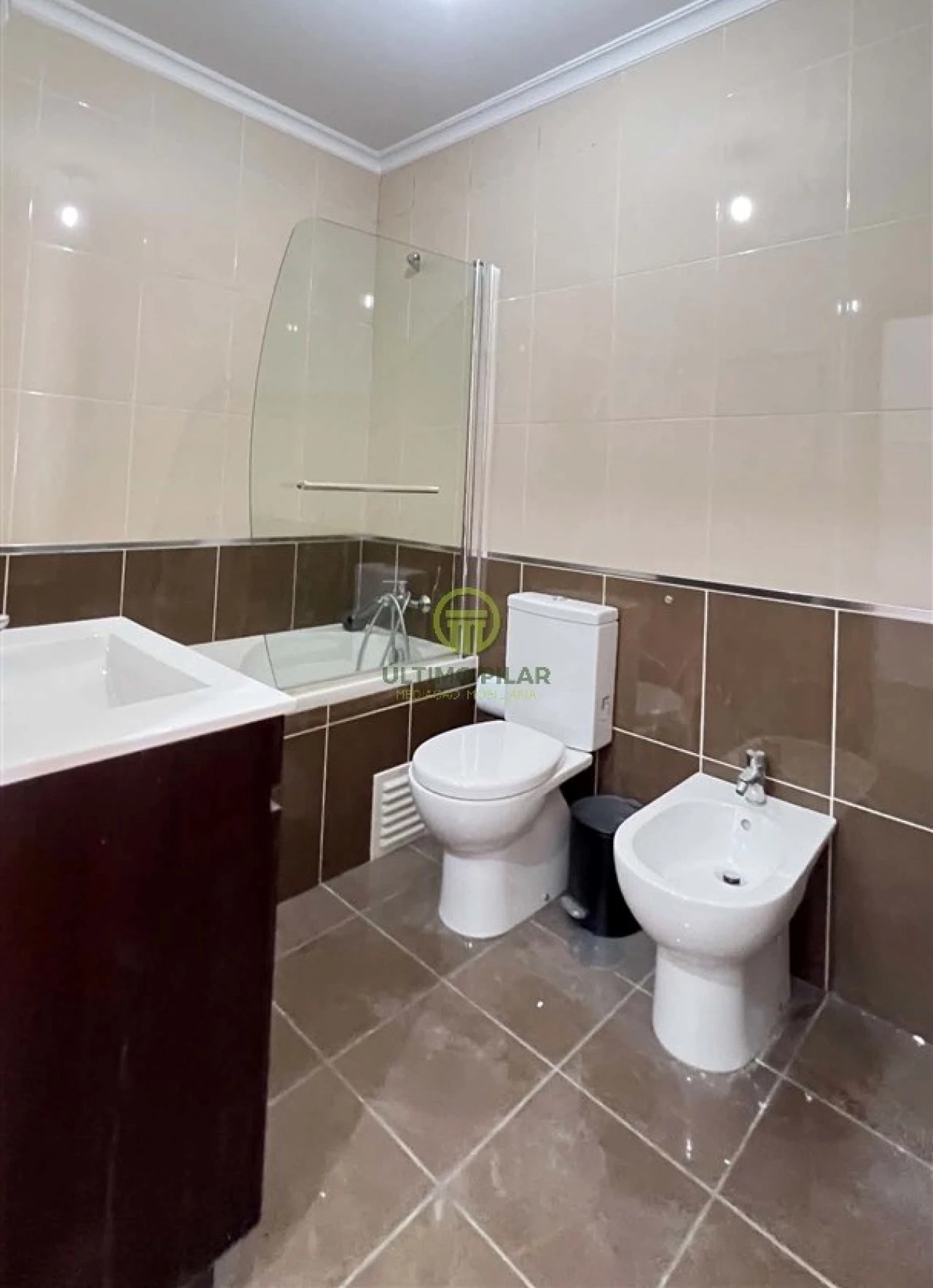 Apartamento T2 para Venda em Sé, Santa Maria e Meixedo Foto 10