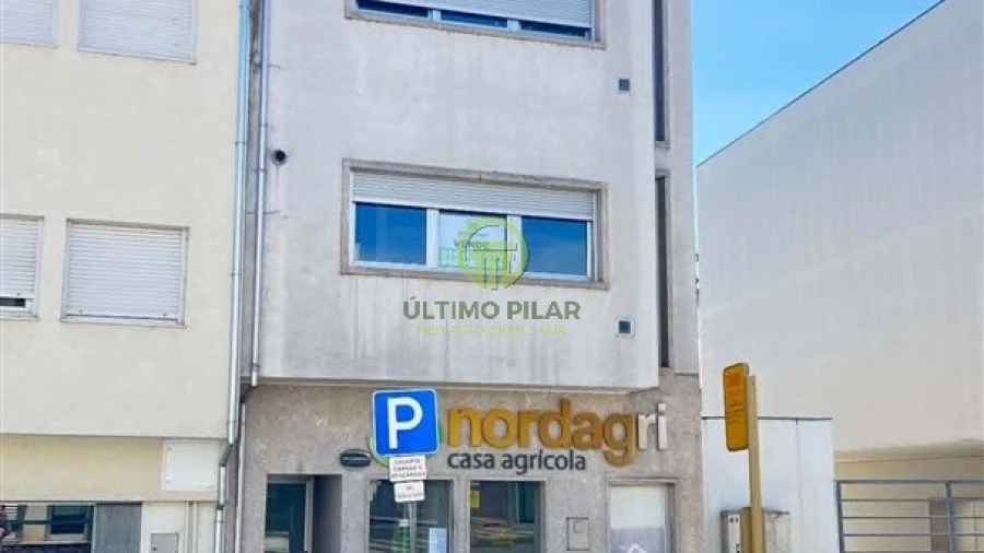 Apartamento T2 para Venda em Sé, Santa Maria e Meixedo